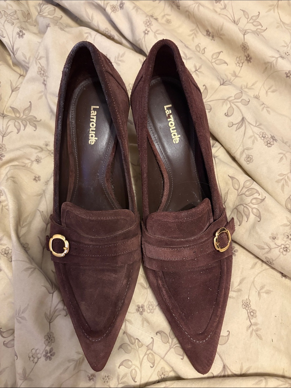 Larroudé Susan Pumps in Brown Suede